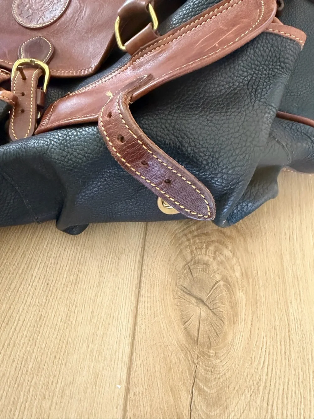 Vintage Roots Canada Leather Bag.